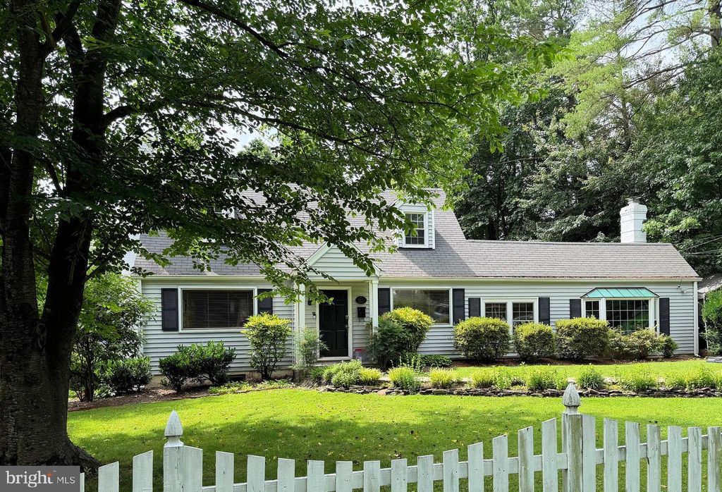 7823 MARTHAS LN, Falls Church, VA 22043