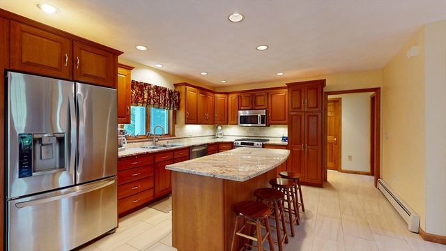 17 James Ave, Middleton, MA 01949
