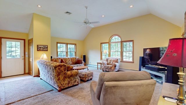 17 James Ave, Middleton, MA 01949