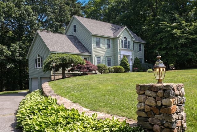 17 James Ave, Middleton, MA 01949