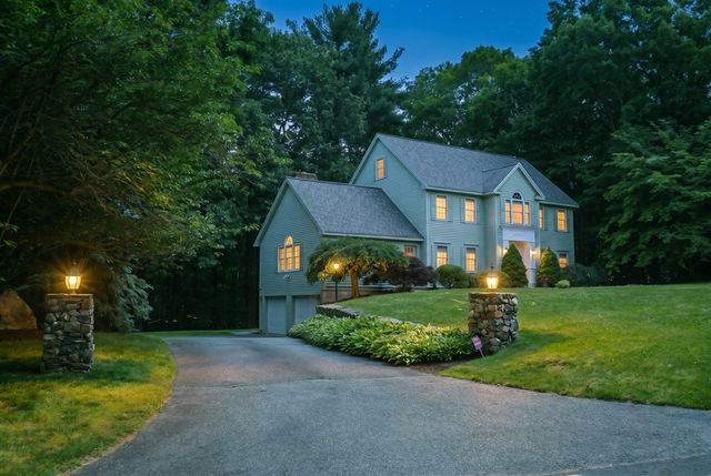 17 James Ave, Middleton, MA 01949