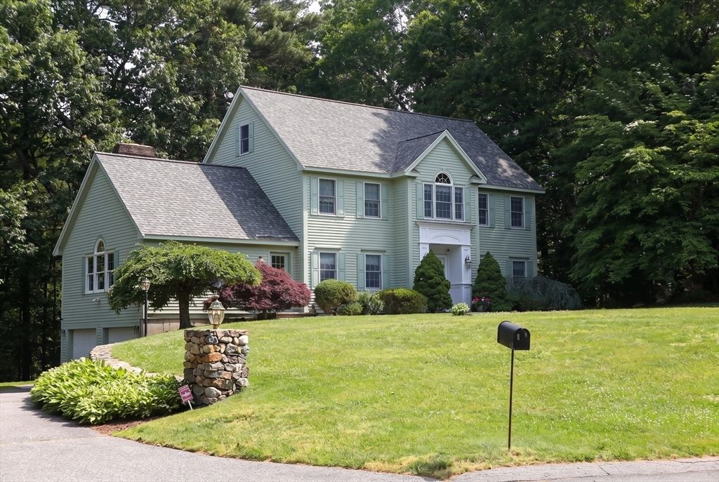 17 James Ave, Middleton, MA 01949
