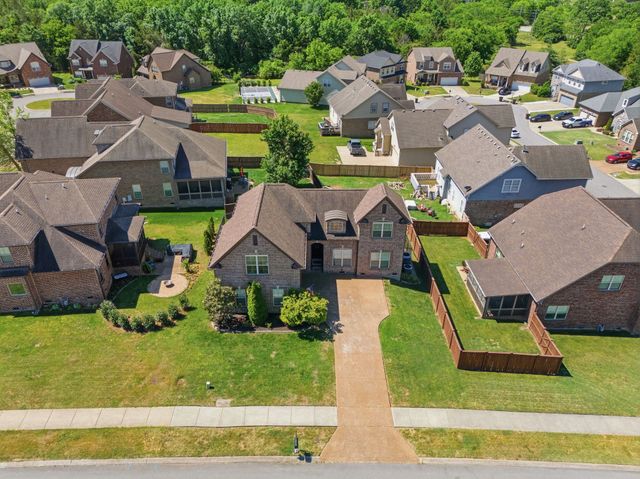 209 Karen Dr, Mount Juliet, TN 37122