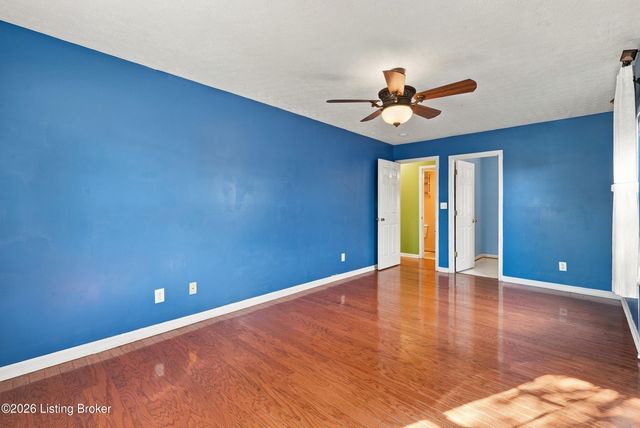 9008 Sagebrush Ct, Louisville, KY 40228