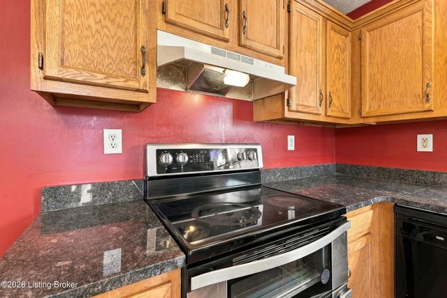 9008 Sagebrush Ct, Louisville, KY 40228