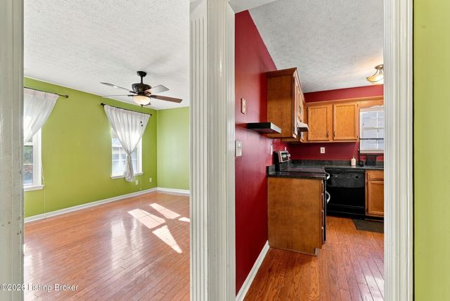 9008 Sagebrush Ct, Louisville, KY 40228