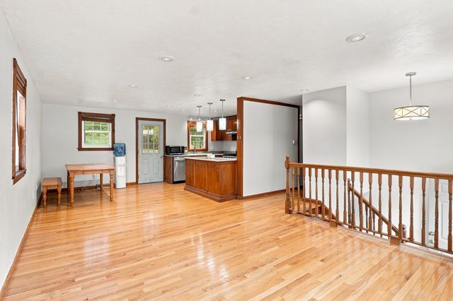 30 Parsons Hill Dr, Worcester, MA 01603