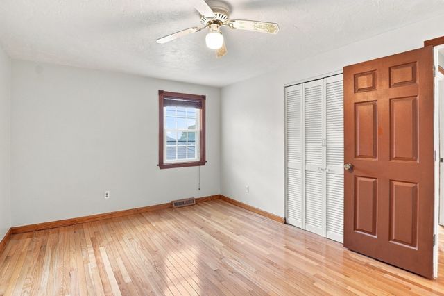 30 Parsons Hill Dr, Worcester, MA 01603
