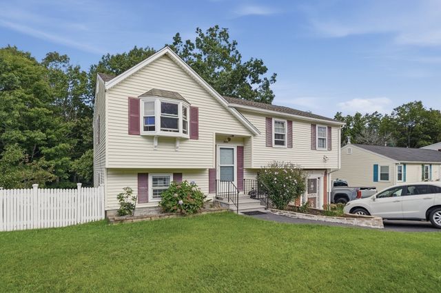 30 Parsons Hill Dr, Worcester, MA 01603