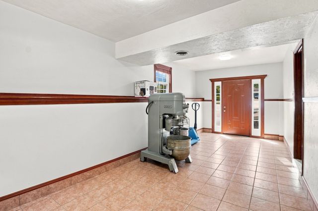 30 Parsons Hill Dr, Worcester, MA 01603