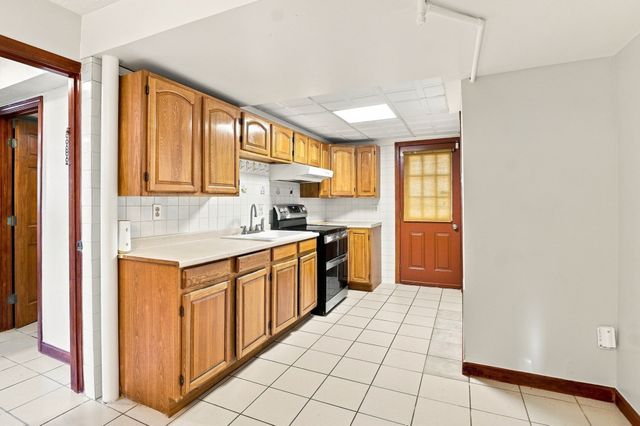 30 Parsons Hill Dr, Worcester, MA 01603