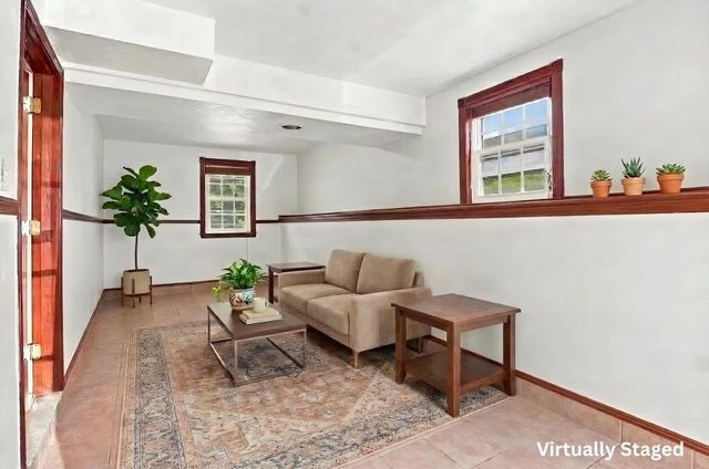30 Parsons Hill Dr, Worcester, MA 01603
