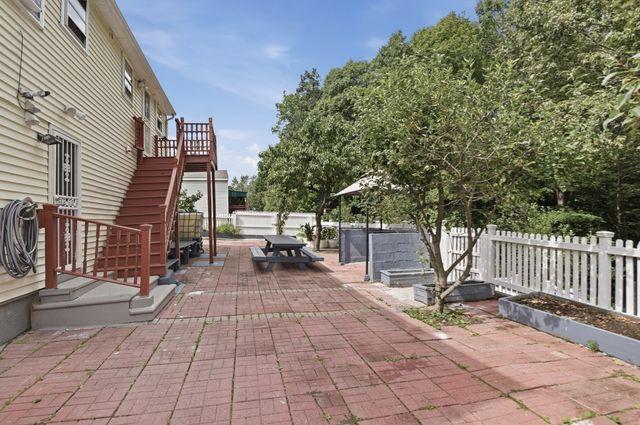 30 Parsons Hill Dr, Worcester, MA 01603