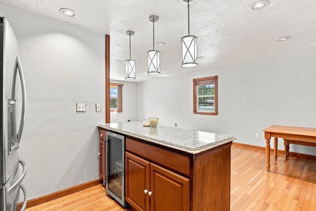 30 Parsons Hill Dr, Worcester, MA 01603