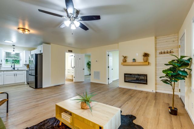 341 Valley View Dr, Pulaski, TN 38478