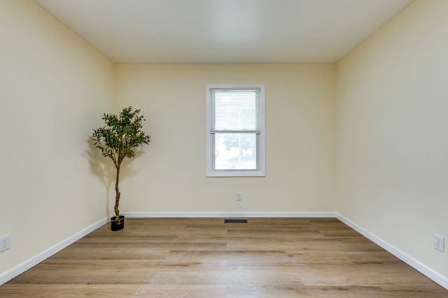 341 Valley View Dr, Pulaski, TN 38478
