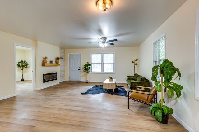 341 Valley View Dr, Pulaski, TN 38478