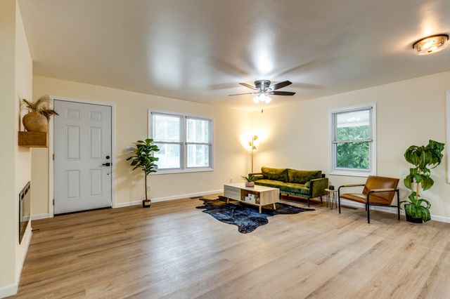 341 Valley View Dr, Pulaski, TN 38478