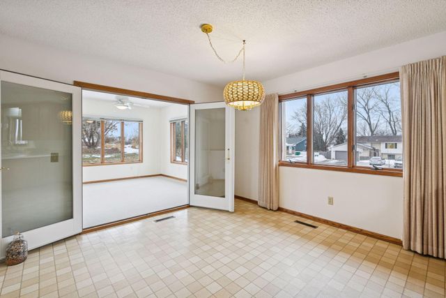 13725 Oakland Drive, Burnsville, MN 55337