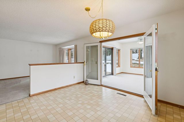 13725 Oakland Drive, Burnsville, MN 55337