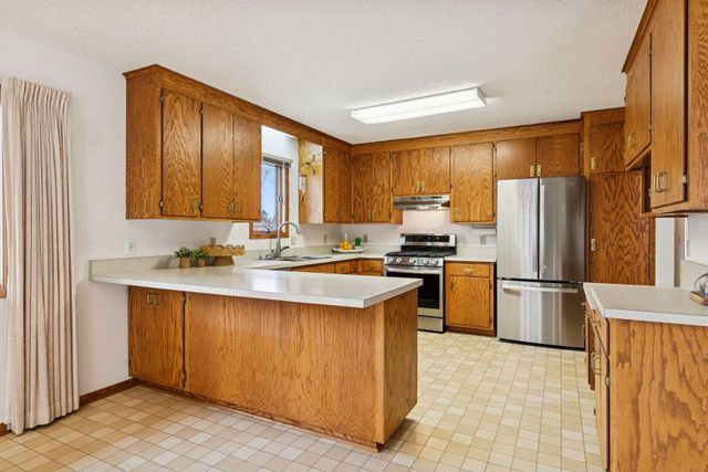 13725 Oakland Drive, Burnsville, MN 55337