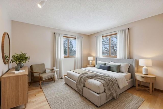 13725 Oakland Drive, Burnsville, MN 55337