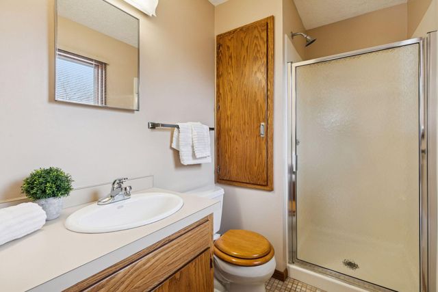 13725 Oakland Drive, Burnsville, MN 55337