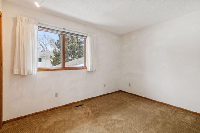 13725 Oakland Drive, Burnsville, MN 55337