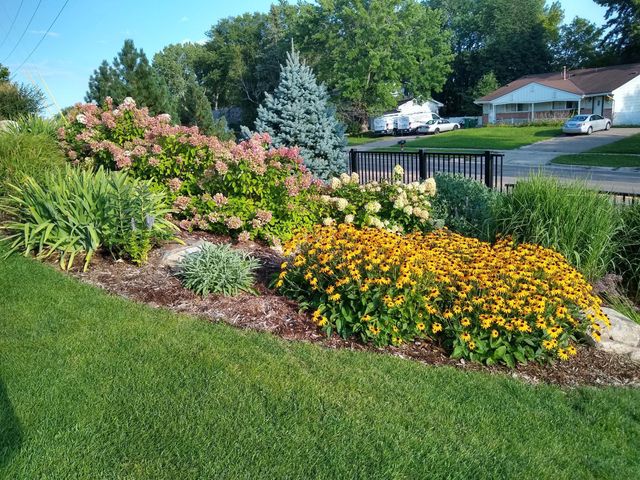 13725 Oakland Drive, Burnsville, MN 55337