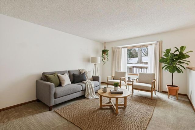 13725 Oakland Drive, Burnsville, MN 55337