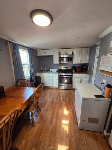 28-28A Ash Street, Nashua, NH 03060