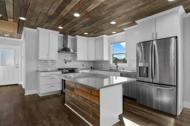 3104 Poplar, Marshall, TX 75672