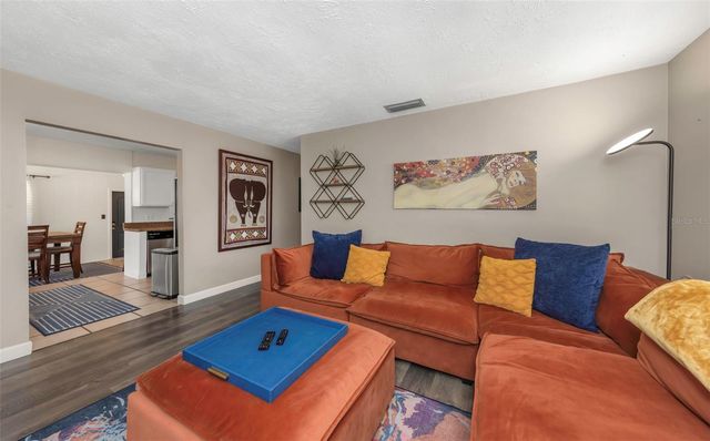 4502 W PEARL AVENUE, Tampa, FL 33611