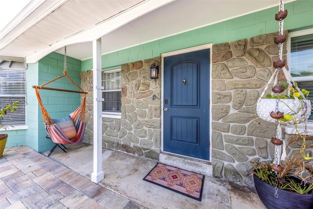 4502 W PEARL AVENUE, Tampa, FL 33611