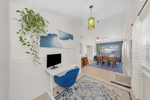 4502 W PEARL AVENUE, Tampa, FL 33611