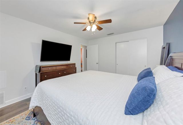 4502 W PEARL AVENUE, Tampa, FL 33611