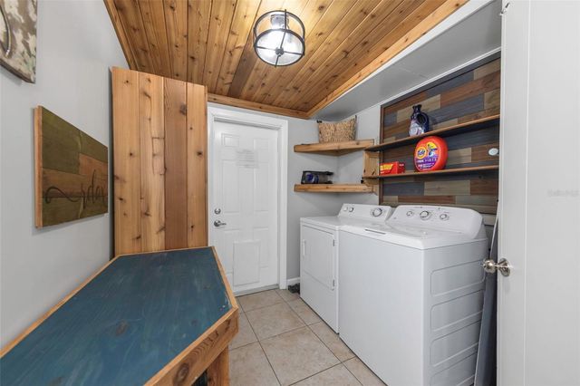 4502 W PEARL AVENUE, Tampa, FL 33611