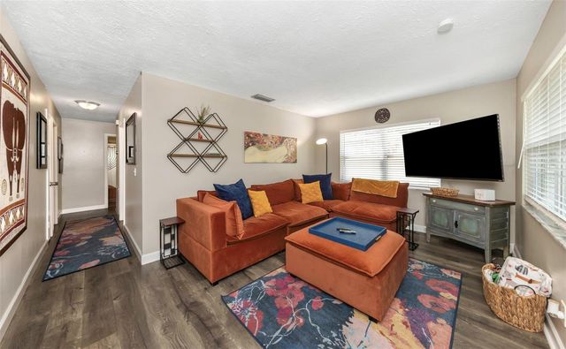 4502 W PEARL AVENUE, Tampa, FL 33611