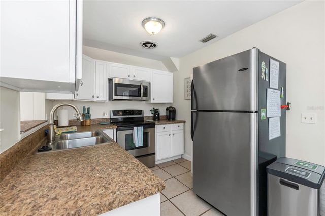 4502 W PEARL AVENUE, Tampa, FL 33611