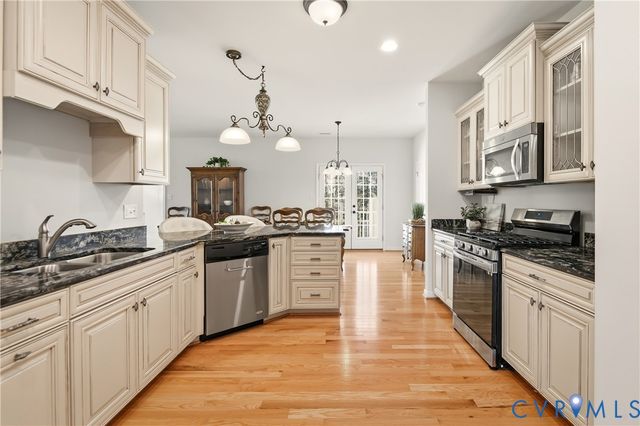 11201 Avening Rd, Midlothian, VA 23112