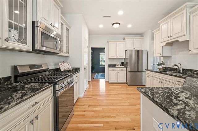 11201 Avening Rd, Midlothian, VA 23112