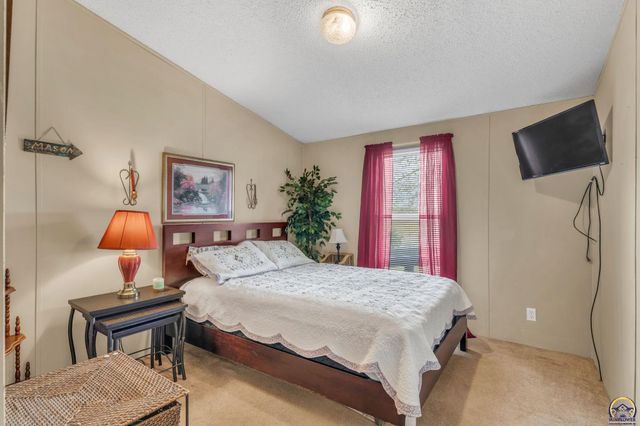337 SE 46th ST, Topeka, KS 66609