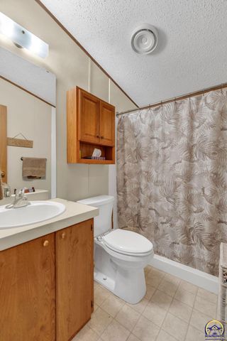 337 SE 46th ST, Topeka, KS 66609
