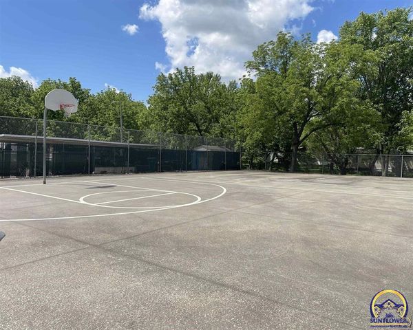 337 SE 46th ST, Topeka, KS 66609