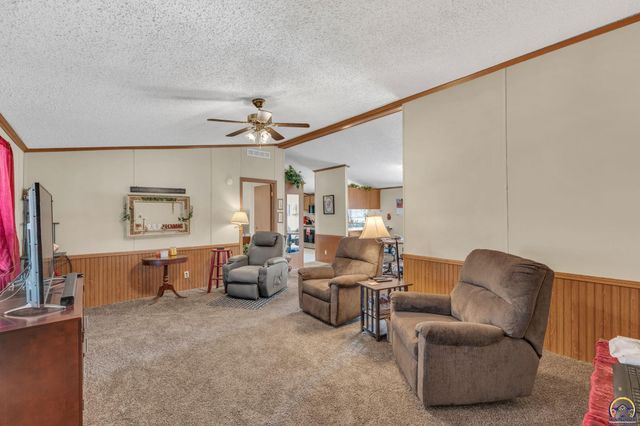 337 SE 46th ST, Topeka, KS 66609