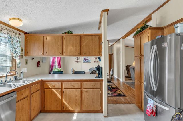 337 SE 46th ST, Topeka, KS 66609