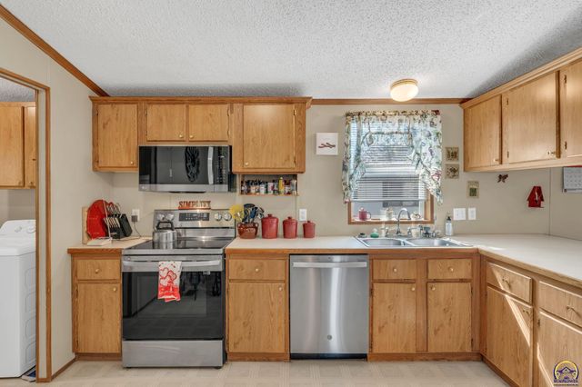 337 SE 46th ST, Topeka, KS 66609