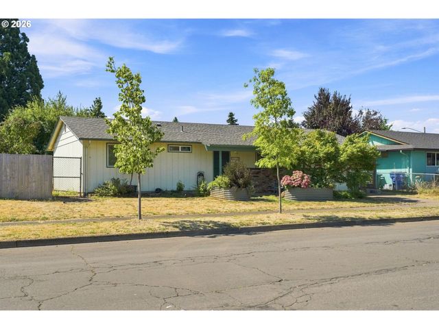 5229 F St, Springfield, OR 97478