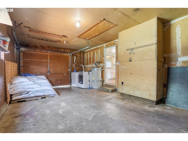 5229 F St, Springfield, OR 97478