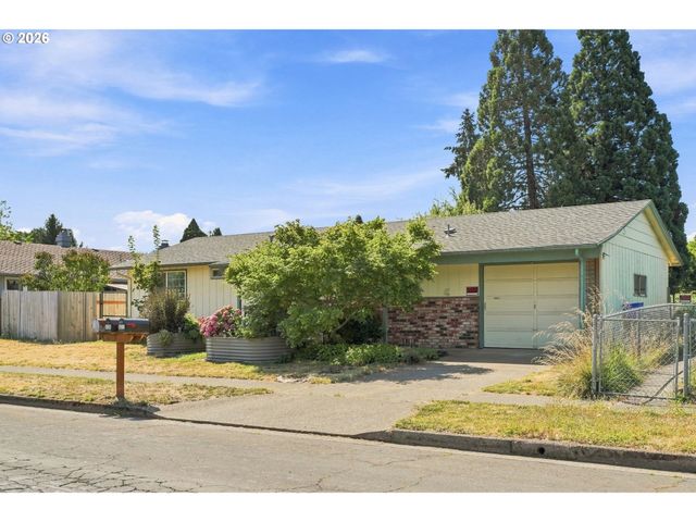 5229 F St, Springfield, OR 97478